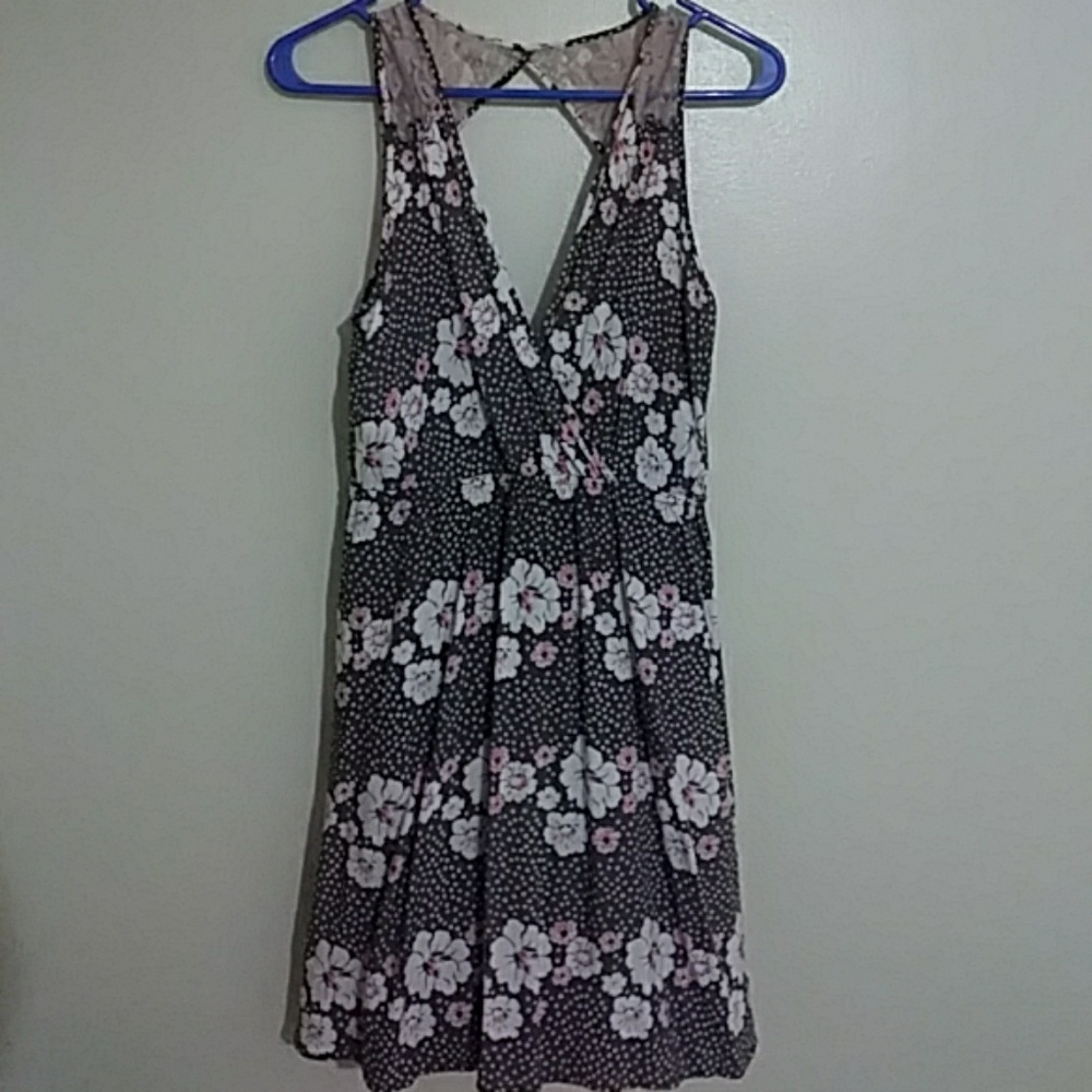 Forever21 flower dress cutout back